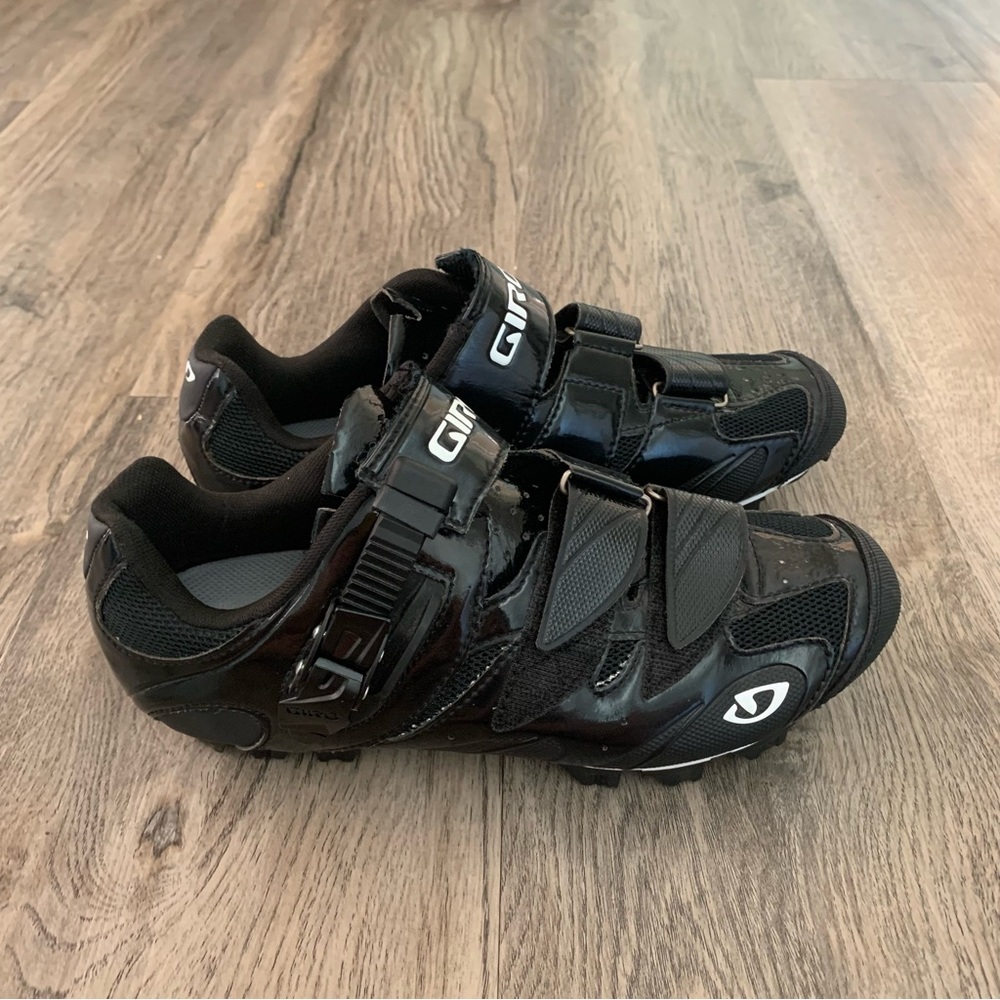 Giro Manta Black Cycling Shoes with Clips Women’s 40 8.25 Biking Adjustable